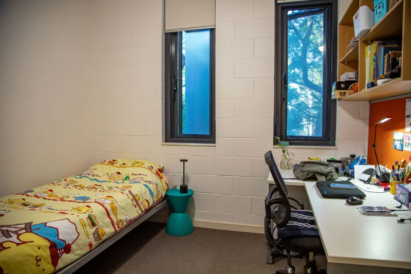 S block room with study table